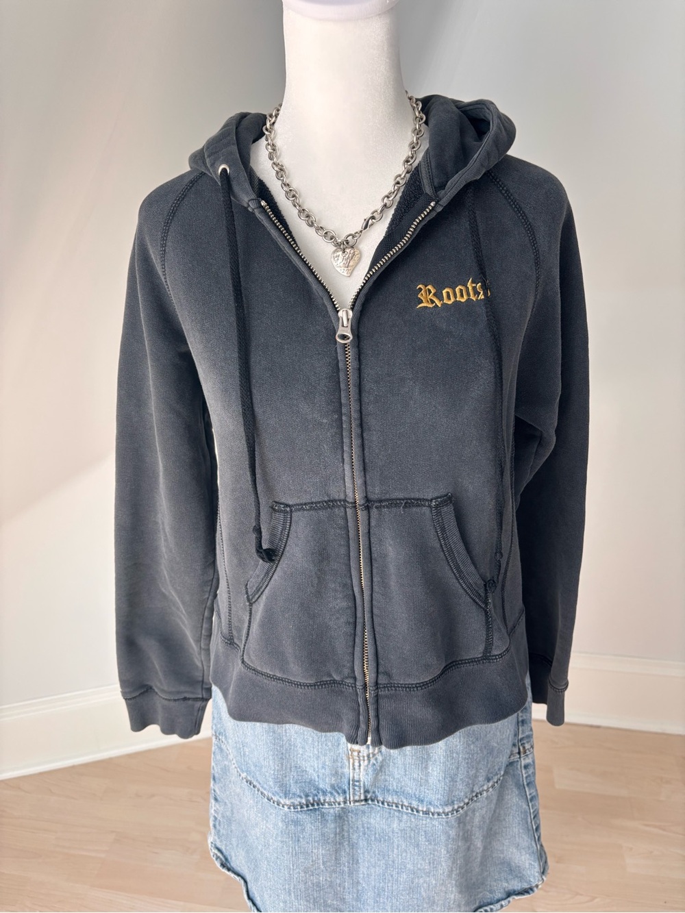 Roots Zip-Up Hoodie 🖤